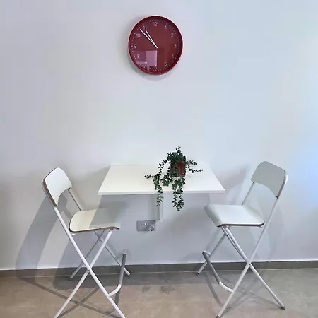 Genis Ve Yepyeni Konforlu & Merkezi Apartment Nikosia