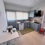 Genis Ve Yepyeni Konforlu & Merkezi * Nikozja